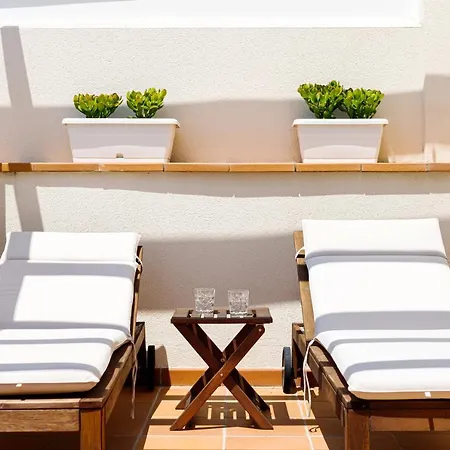 Centre Deluxe Penthouse Апартаменты *